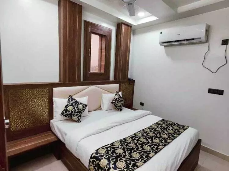 ホテル Royal Vrindavan