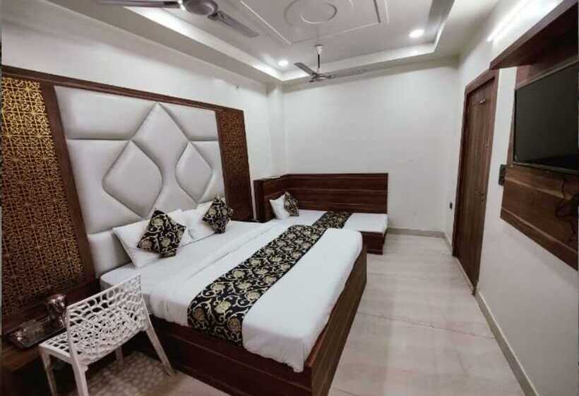 בית מלון כפרי Royal Vrindavan