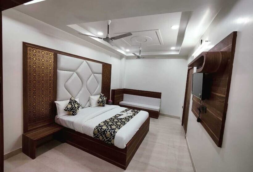 בית מלון כפרי Royal Vrindavan