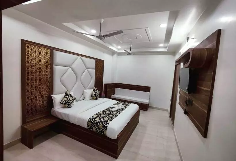 ホテル Royal Vrindavan