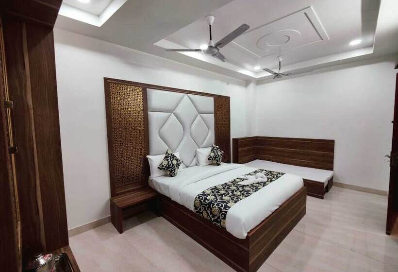 בית מלון כפרי Royal Vrindavan