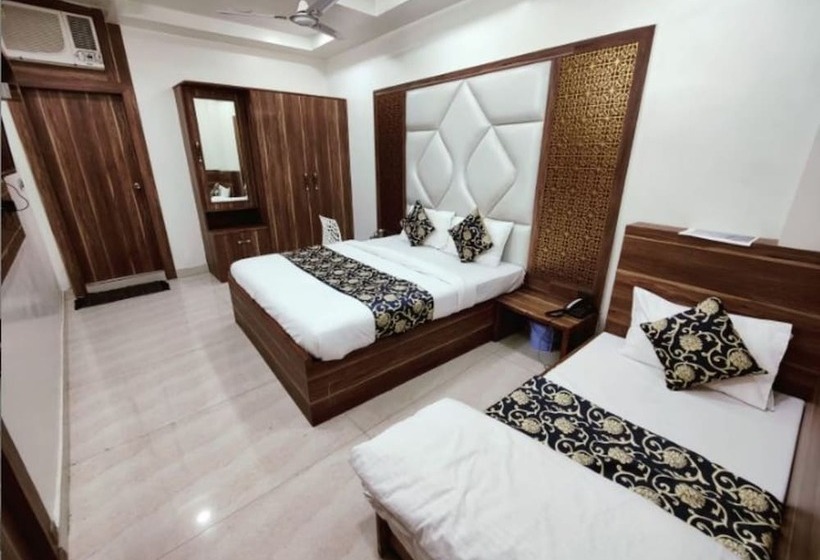 בית מלון כפרי Royal Vrindavan