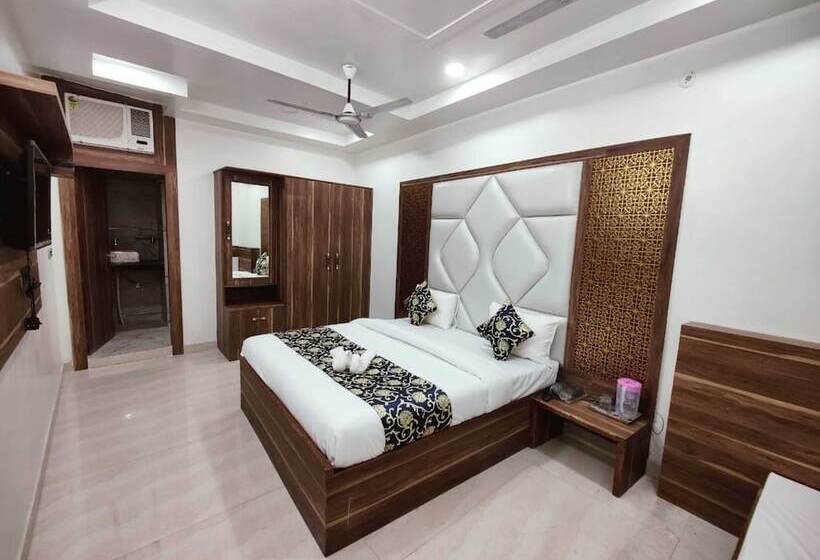 בית מלון כפרי Royal Vrindavan