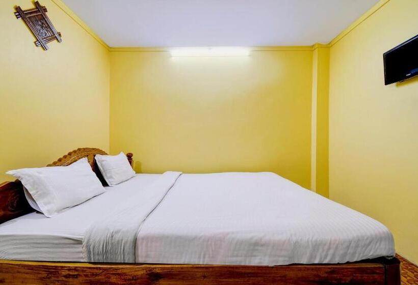 Отель Ekora Resort