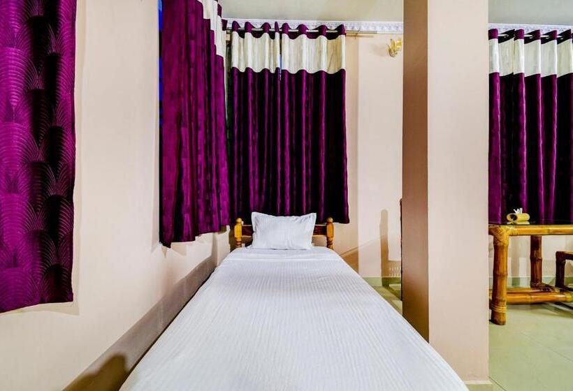 Отель Ekora Resort