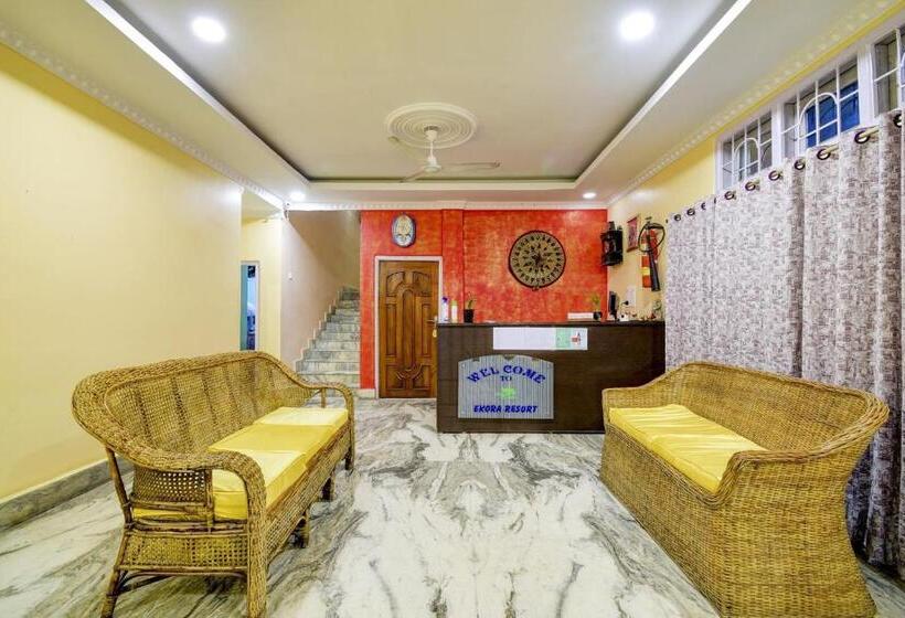 Отель Ekora Resort