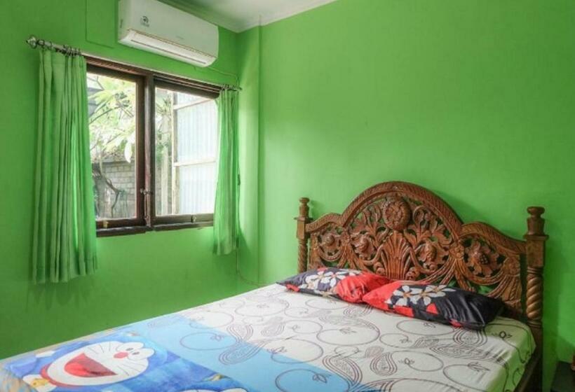 Szálloda Oyo 90714 Umah Pande Tabanan