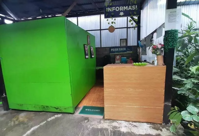 ホテル Oyo 90714 Umah Pande Tabanan