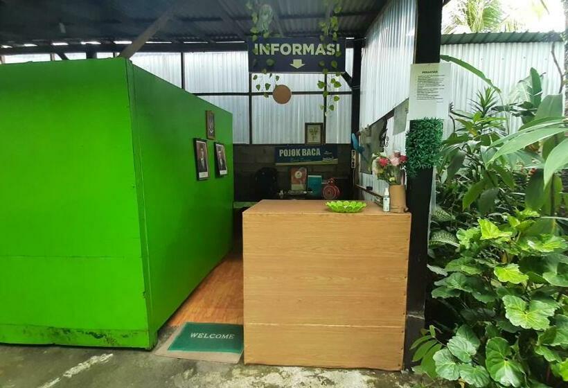 Szálloda Oyo 90714 Umah Pande Tabanan