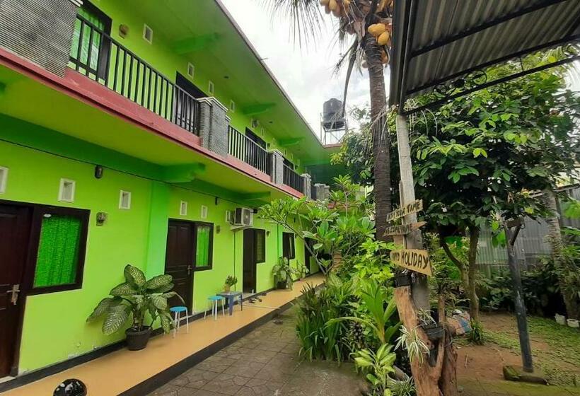 Szálloda Oyo 90714 Umah Pande Tabanan