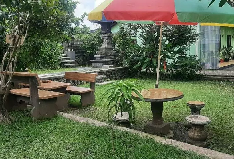 ホテル Oyo 90714 Umah Pande Tabanan