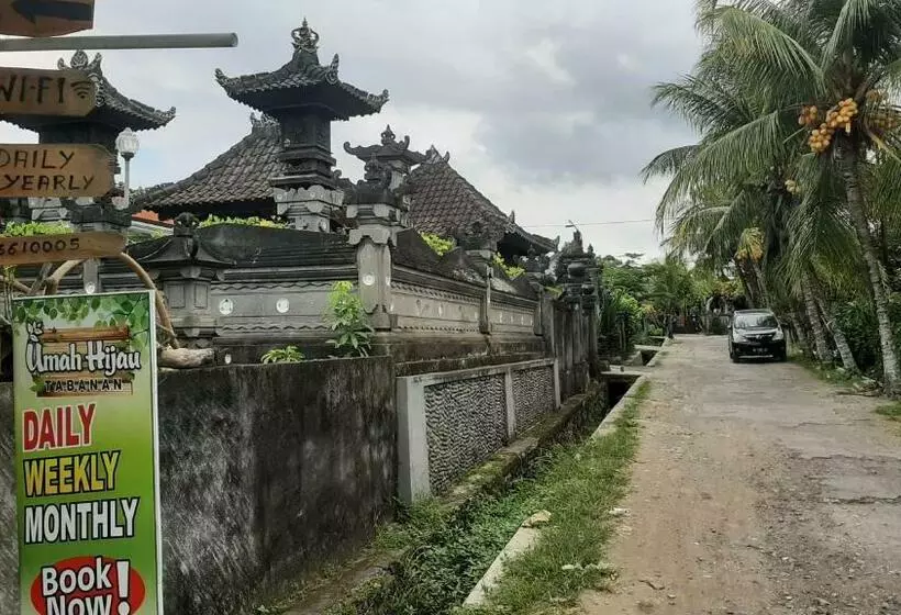 ホテル Oyo 90714 Umah Pande Tabanan