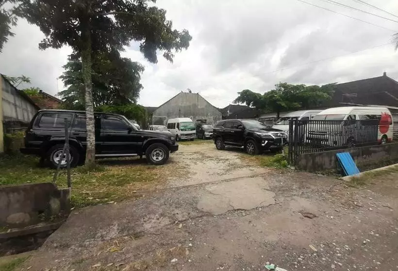 ホテル Oyo 90714 Umah Pande Tabanan