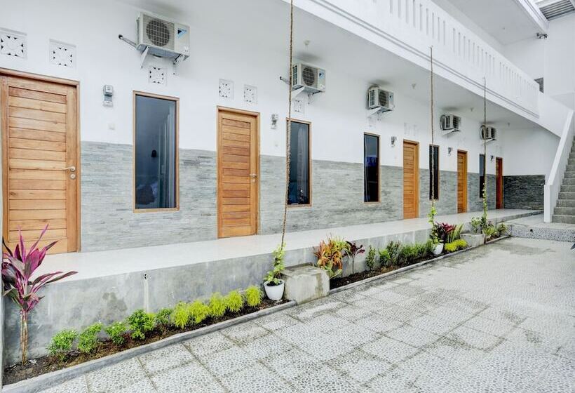 فندق Oyo 90756 Melasti Hills Room & Cafe