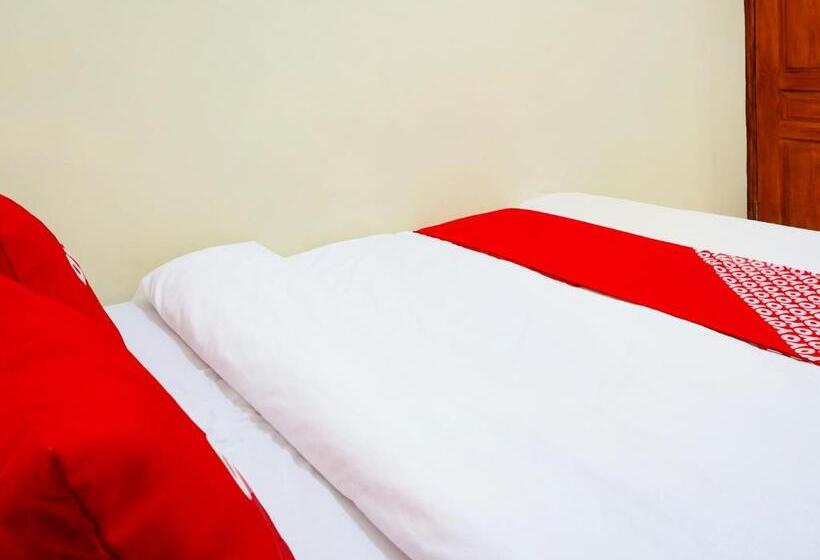 בית מלון כפרי Oyo Flagship 90723 Khalifi House Malang