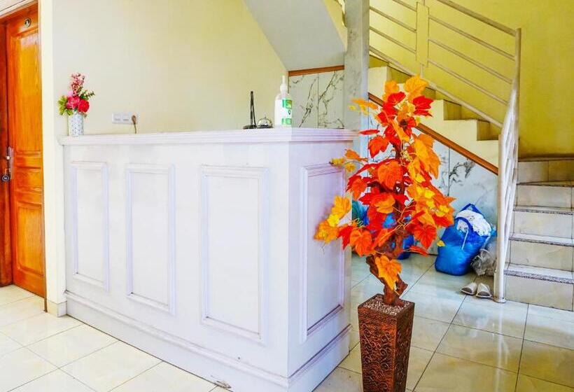 בית מלון כפרי Oyo Flagship 90723 Khalifi House Malang