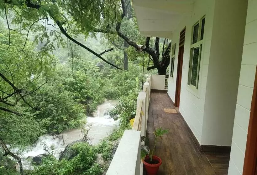 Hotelli Shivanjal Wellness And Accommodation