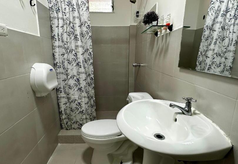 פנסיון Sunset Catalina