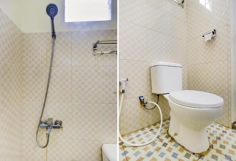 فندق Capital O 90709 Djati Guest House