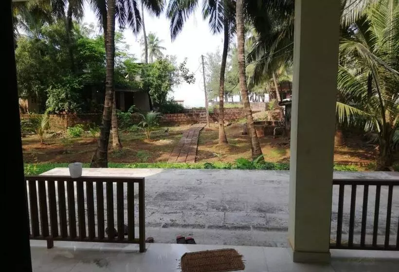 ペンション Verandah Solitude By The Sea Homestay