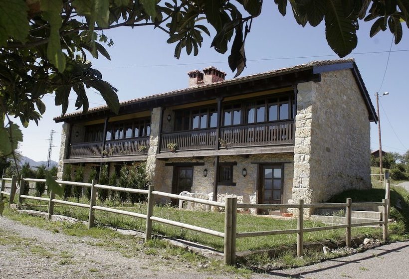 Apartamentos Rurales La Torea