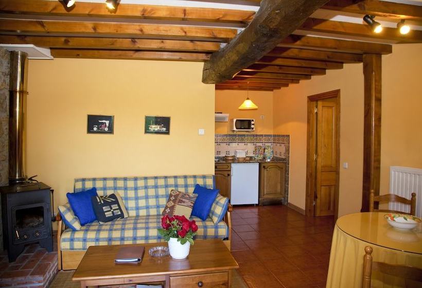 Apartamentos Rurales La Torea