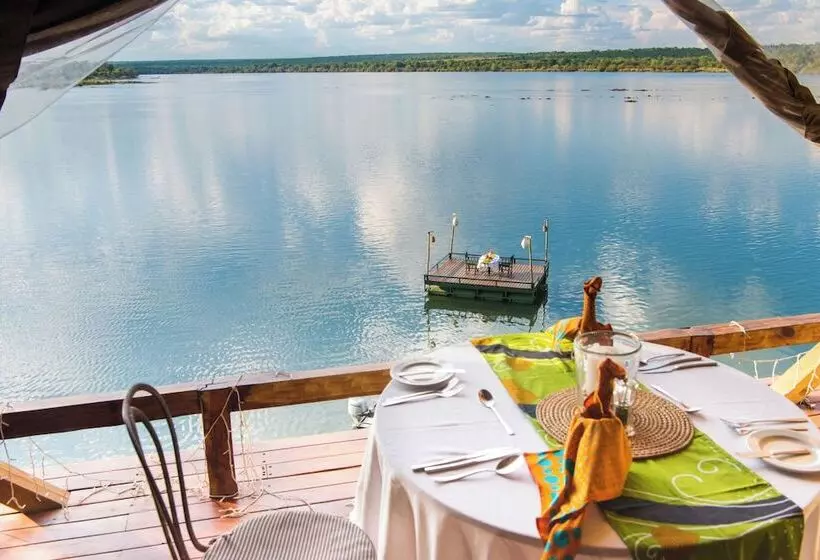 هتل Tongabezi Lodge