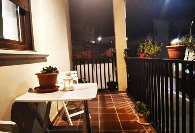 Apartamentos & Casa Rural Boada Con Jardin Interior Y Barbacoa