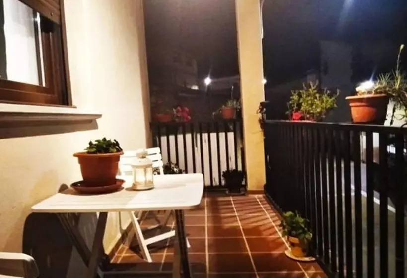 Apartamentos & Casa Rural Boada Con Jardin Interior Y Barbacoa