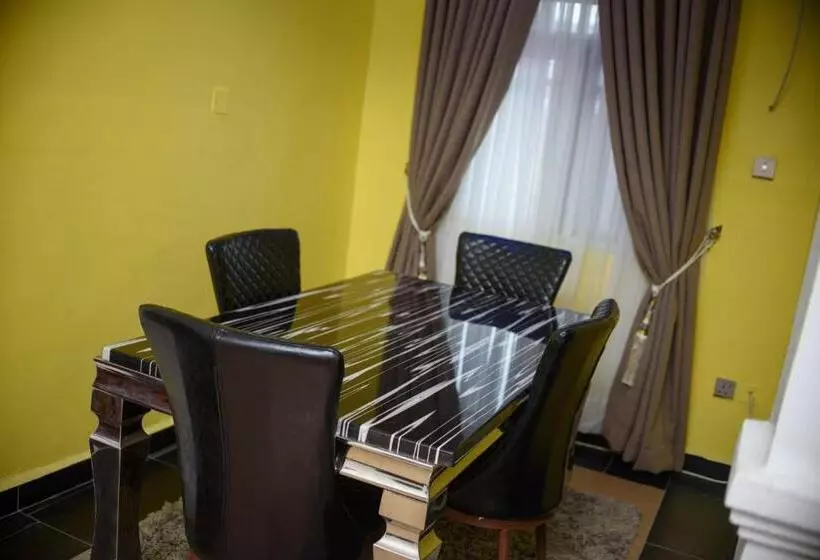 تختخواب و صبحانه E   Glisters Home