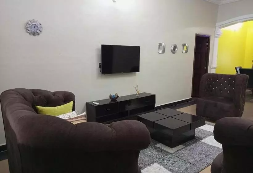 تختخواب و صبحانه E   Glisters Home