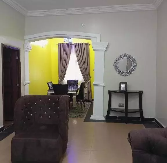 تختخواب و صبحانه E   Glisters Home