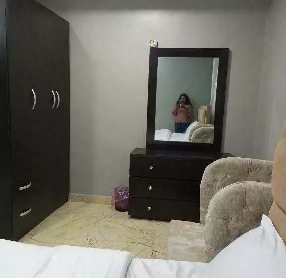 تختخواب و صبحانه E   Glisters Home