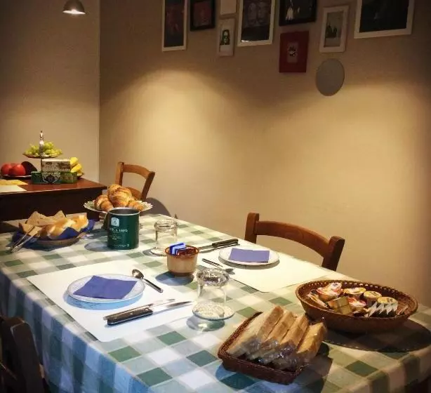تختخواب و صبحانه La Casa Di Zoe Al Borgo