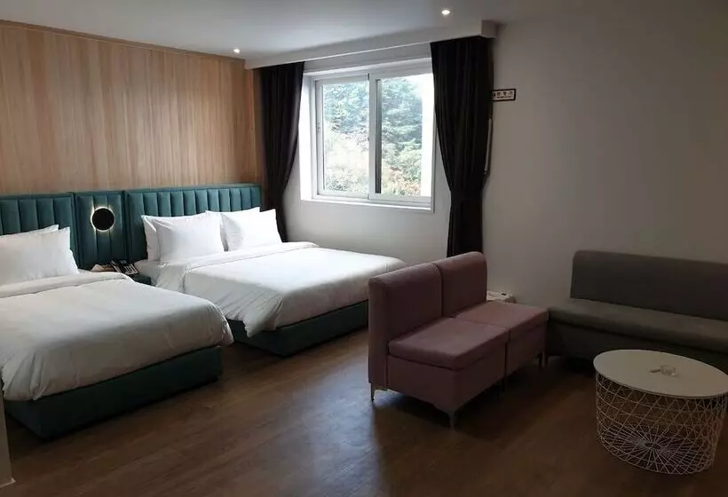 Hotelli Ever Miracle