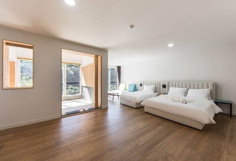 فندق Ever Miracle