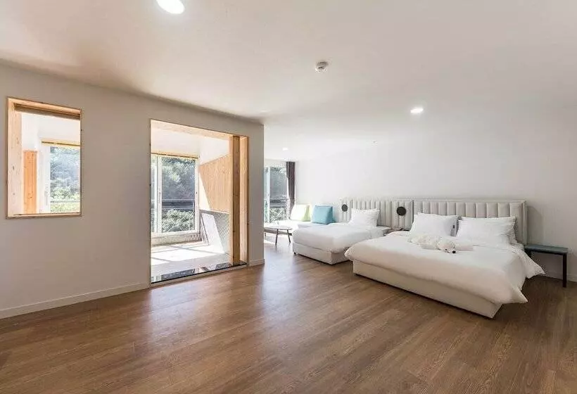 Hotelli Ever Miracle