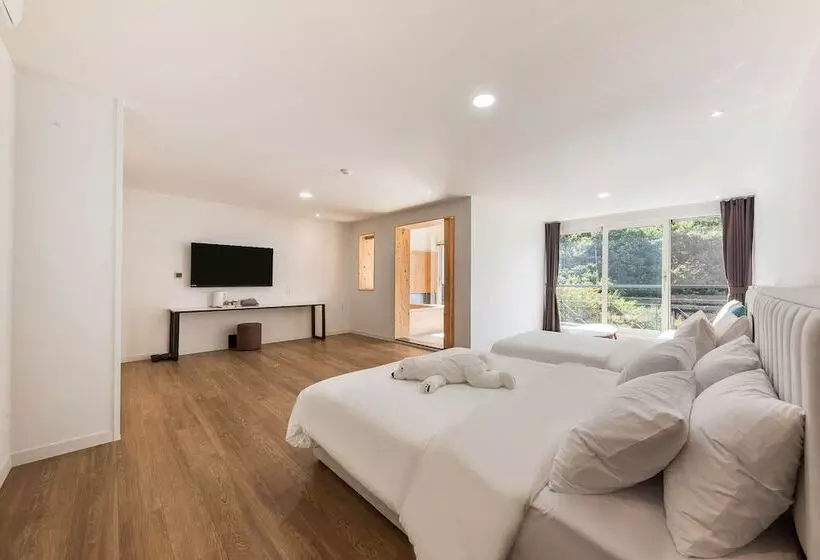 Hotelli Ever Miracle