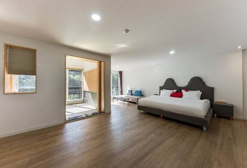 فندق Ever Miracle