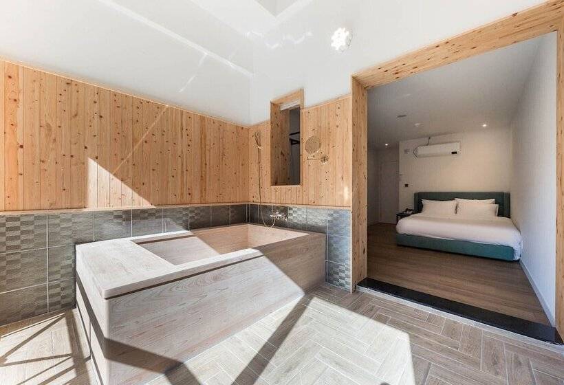 فندق Ever Miracle