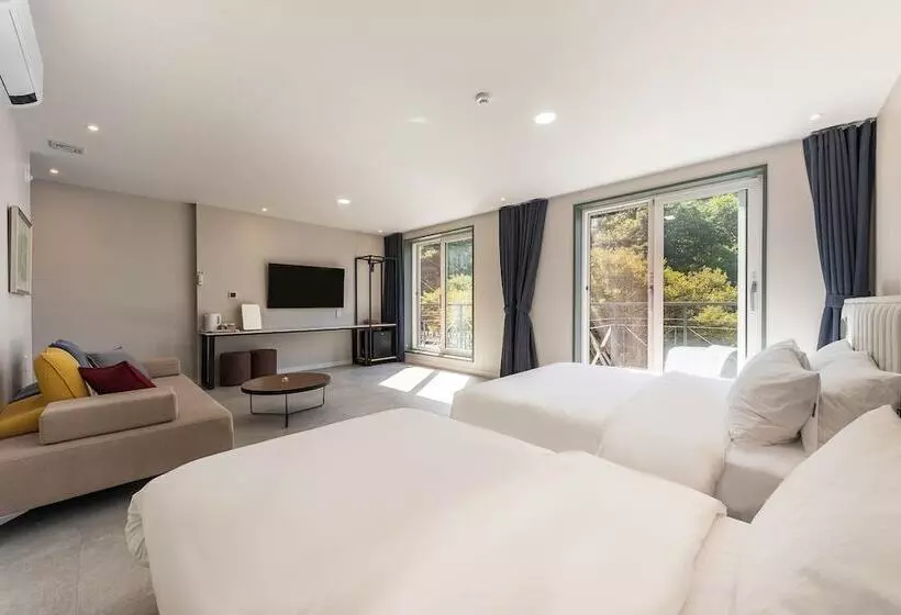 Hotelli Ever Miracle