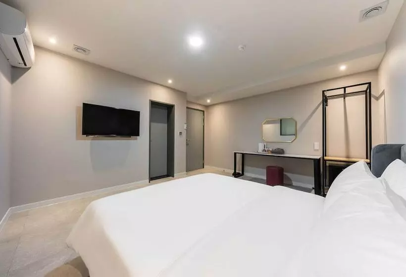 Hotelli Ever Miracle