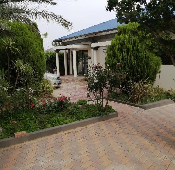 Majatalo Lala Poa Guest House