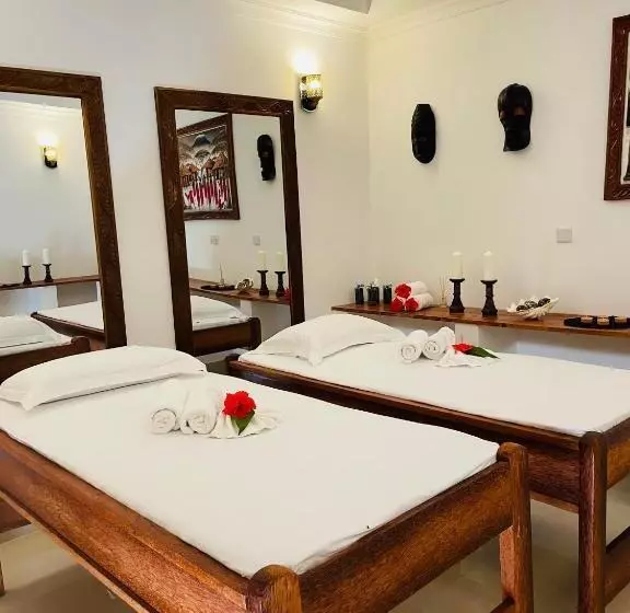 Hotelli Karibu Beach Resort