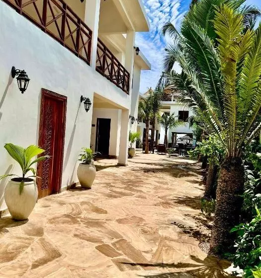 Hotelli Karibu Beach Resort