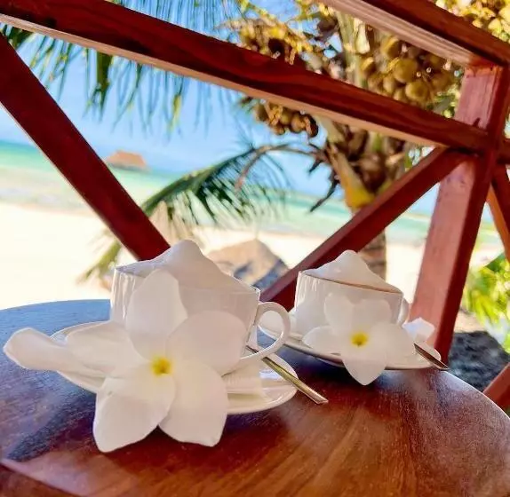 Hotelli Karibu Beach Resort