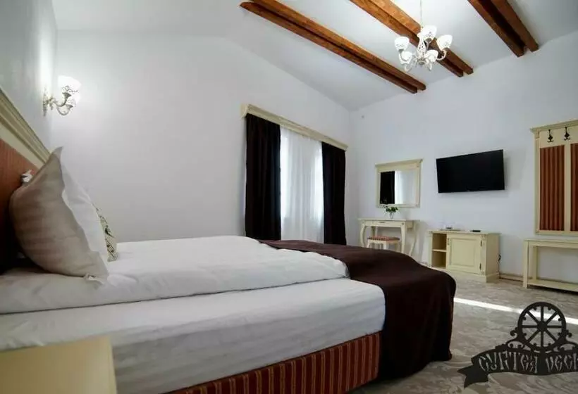 پانسیون Curtea Veche