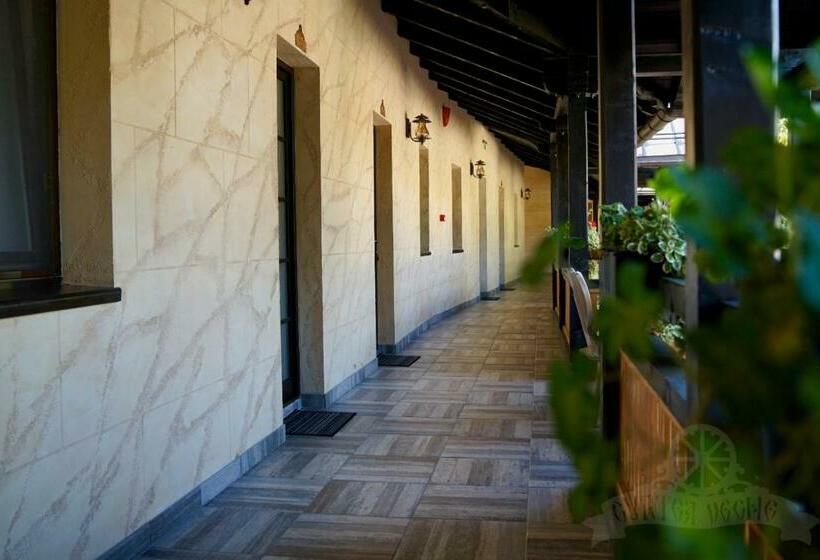 פנסיון Curtea Veche