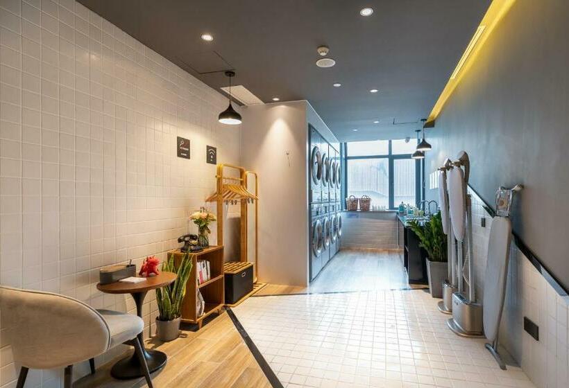 Atour Hotel Nanchang Aixi Lake