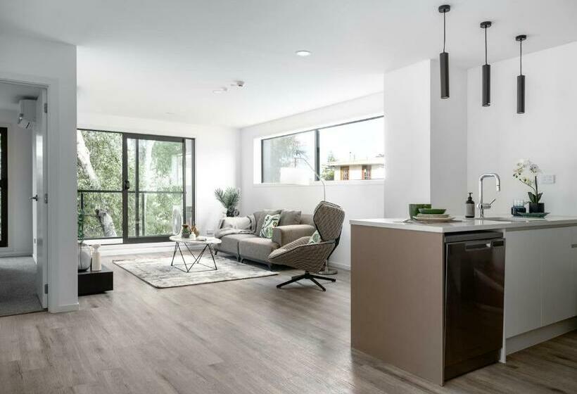 Sunrise Garden Suites